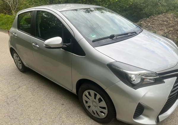 Toyota Yaris cena 39900 przebieg: 89000, rok produkcji 2016 z Limanowa małe 22